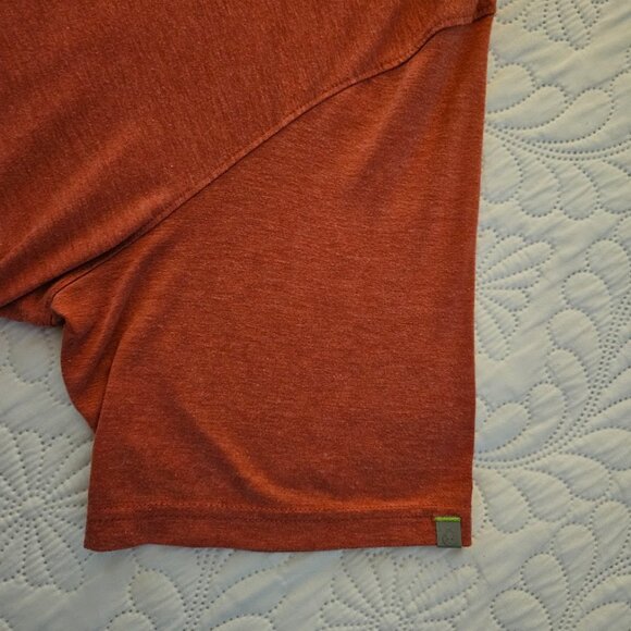 tasc Men’s XL Heathered Red Polo | Moisture-wicking Bamboo - Picture 3 of 3